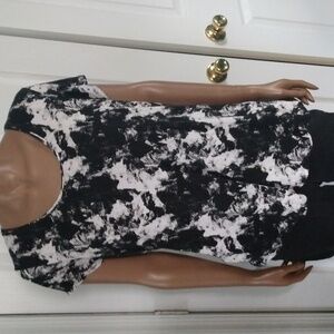 Simply Vera Vera Wang XL Short Sleeve Rayon Top In Black And White Abstract